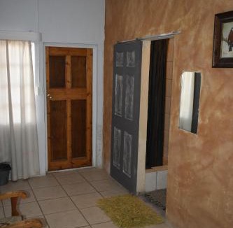 Calvinia House | Kunskamer Unit 3