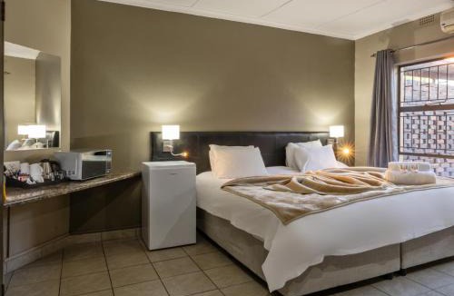 Ga-Segonyana Hotel | Kuruman Lodge