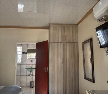 Ga-Segonyana House | Kuruman Paradise Lodge