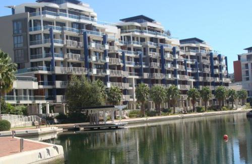 Victoria and Alfred Waterfront Apartment | Kylemore 405 B