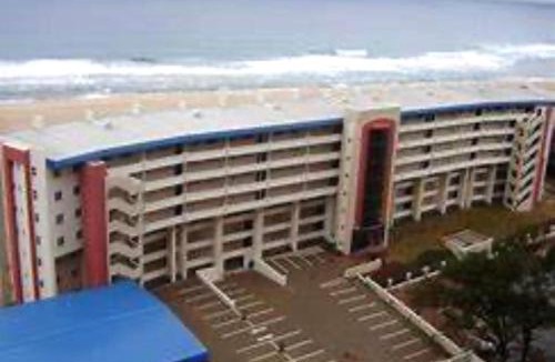 Kingsborough Apartment | L'Escalier Cabanas, 7 Beach Road, Amanzimtoti
