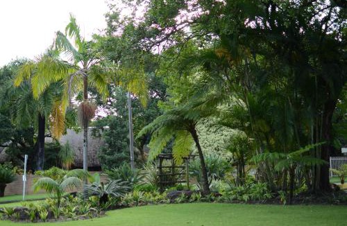 Tzaneen House | La Barune Guest House
