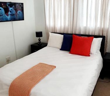Bluewater Bay House | La Grace Executive Guesthouse