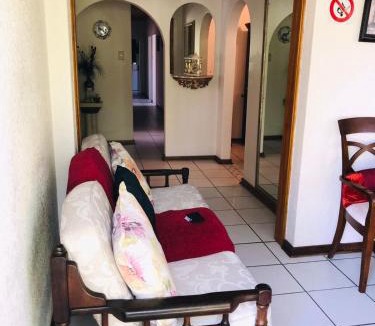 Emfuleni House | La Gracia Guesthouse
