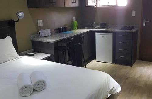 Lephalale House | La Lucia Guest House