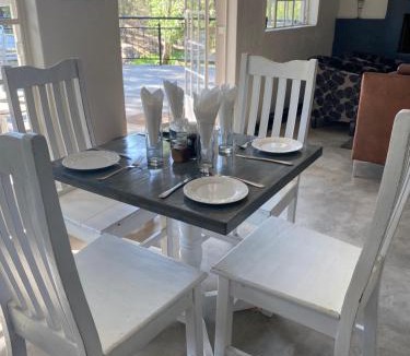 Lanseria Bed & Breakfast | La Moor Country Venue & Eatery