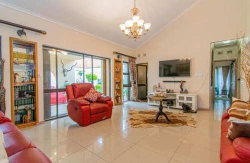 La Mercy House | La-Peng Guest House