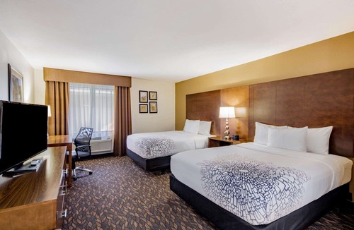 Hayward Hotel | La Quinta Inn & Suites by Wyndham Oakland - Hayward