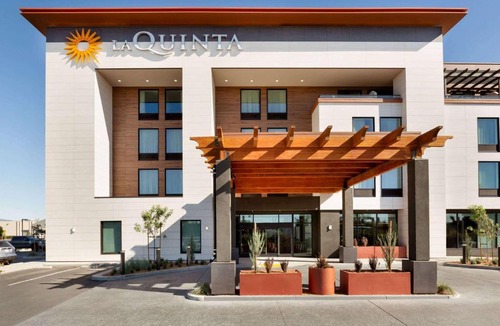 Southwest Santa Rosa Hotel | La Quinta Inn & Suites by Wyndham Santa Rosa Sonoma