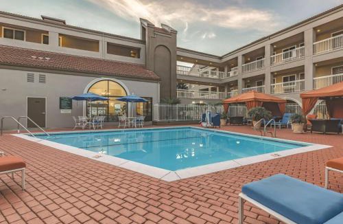Millbrae Hotel | La Quinta Wyndham SFO Airport West Millbrae-Presidents Award Winner-FREE ARPRT SHTL