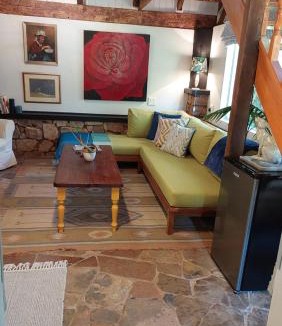 Hilton Apartment | Lacebark Cottage