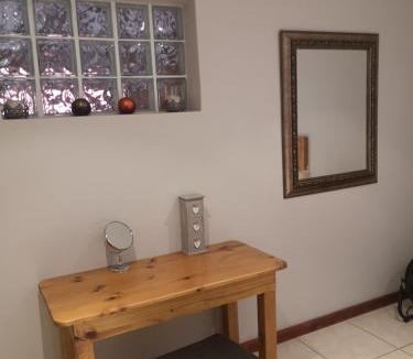 McGregor House | Lady Grey Walk Mcgregor Cottage
