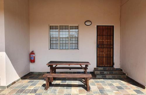 Boshoek Apartment | Lagai Roi Guesthouse
