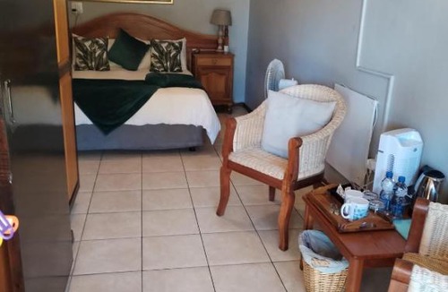 Paradise House | Lagoon Breeze Guest House