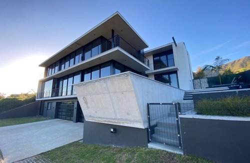 Onrus Villa | Lagoon House - connecting nature and architecture