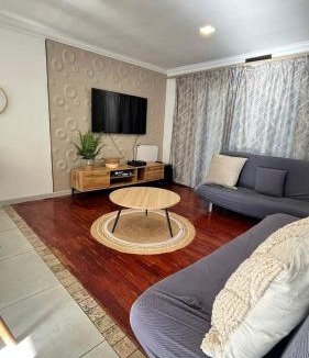 Milnerton Apartment | Lagoon Lodge