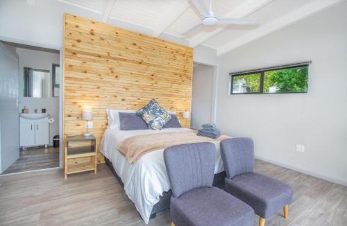 Old Place House | Lagoon View Accommodation