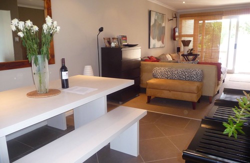 Milnerton House | Lagoon View Holiday Duplex (SB)
