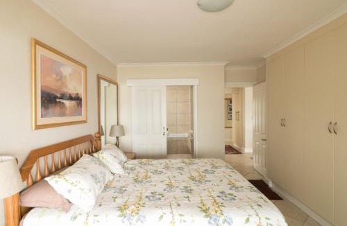Knysna Central Apartment | Laguna Grove 10