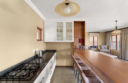Himeville House | Lake House @ Misty Ridge
