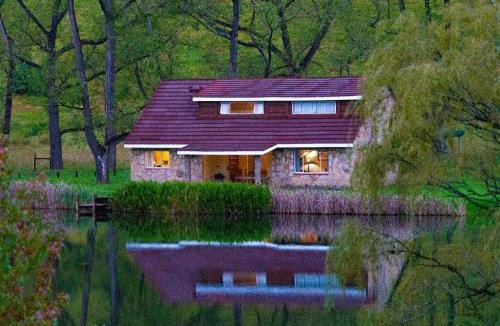 Drakensberg Gardens Resort | Lake Naverone Holiday Cottages