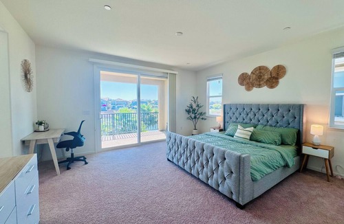 Lathrop House | Lakeside house in River Islands
