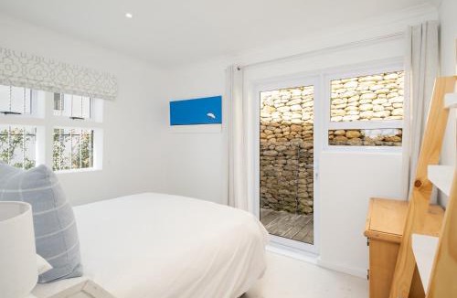 Muizenberg House | Lakeside Ocean Breeze