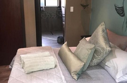Emalahleni Bed & Breakfast | Lamarique