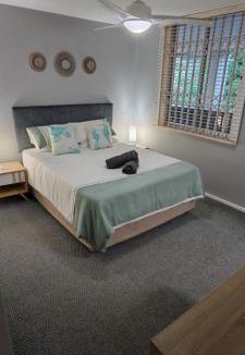 Manaba Beach Apartment | LaMouette 8 Manaba Beach Uvongo