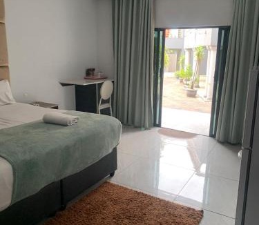 Germiston House | Lamour Guest House Germiston