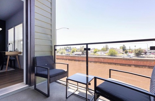 Santa Rosa Apartment | Landing | Amazing 2BD, Clubhouse, Courtyard