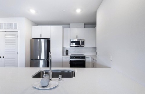 Santa Rosa Apartment | Landing | Beautiful 2BD, Courtyard, Gym
