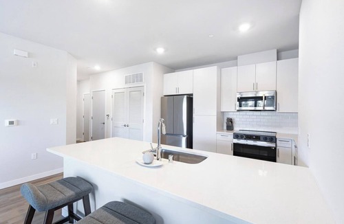 Santa Rosa Apartment | Landing | Beautiful 2BD, Courtyard, Gym