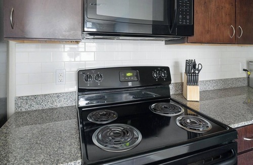 Northeast Houston Apartment | Landing | Stunning 1BD, Gym, Game Room