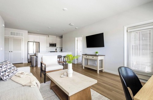 Santa Rosa Apartment | Landing | Stunning 2BD, Gym, Clubhouse