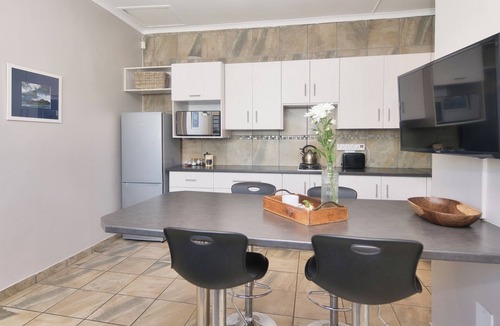 Struisbaai Cottage | Lands Edge Eco Friendly Cottages