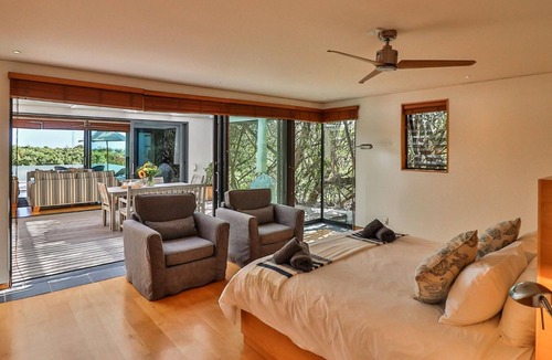 Voelklip Villa | Larch House Seafront Villa @ Grotto beach