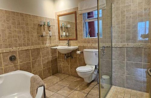 Knysna House | Large 3 x Bedroom Garden Oasis!