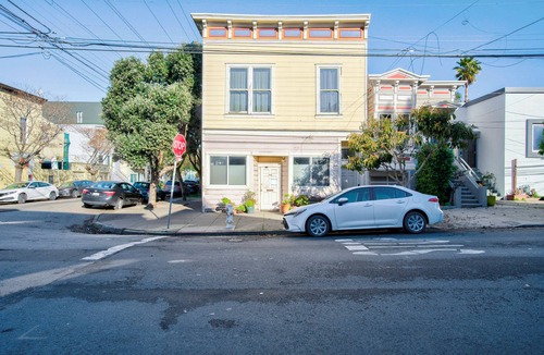 Mission District Apartment | Large 4BR Mission Apartment - Walk to Tartine!