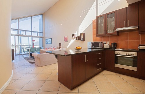 Melkbosstrand Apartment | Large Balcony with BBQ, Mountain Views & Parking