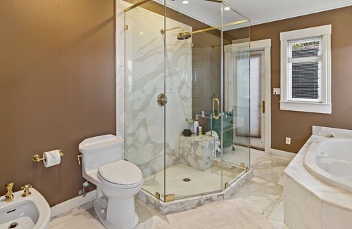 Oakland House | Large Family Home in the Oakland Hills - Panoramic Bay Views and Regional Parks!