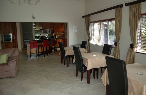 Gonubie House | LArge luxury 4 bedroom holiday home