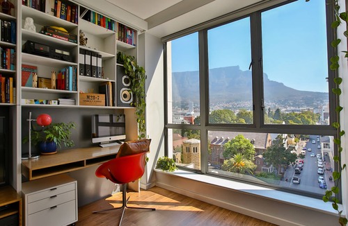 Cape Town City Centre Apartment | Large luxury apartment with stunning mountain views, swimming pool, gym, cinema