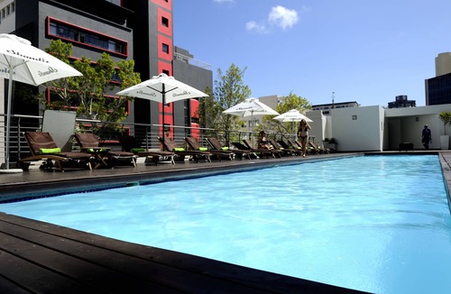Cape Town City Centre Apartment | Large luxury apartment with stunning mountain views, swimming pool, gym, cinema