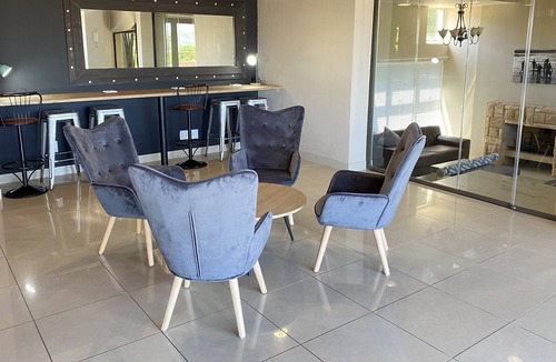 Heldervue House | Large retreat space in the Winelands - Unit 1