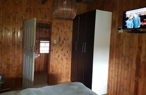 Emfuleni Bed & Breakfast | Lauren Palace Guest House