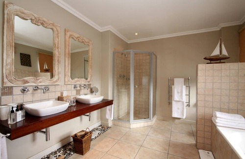 Voelklip House | Lavender Manor Guest Lodge