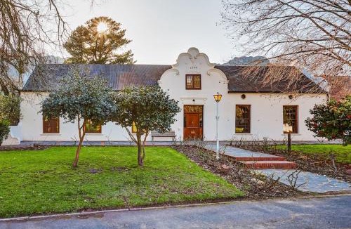 Cape Winelands Apartment | Le Arc Manor House