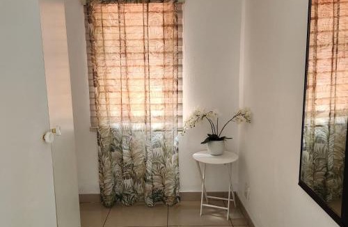 Kosmos House | Le Bamboo Guest House And Boat Cruise