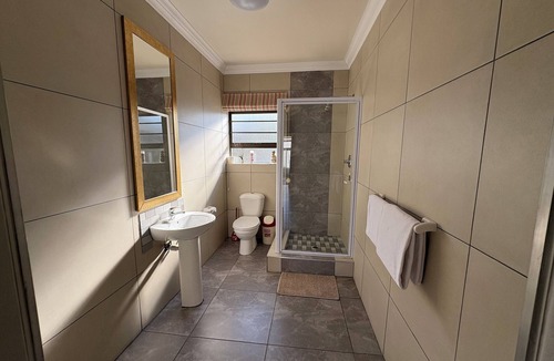 Bluewater Bay House | Le Blue Guesthouse